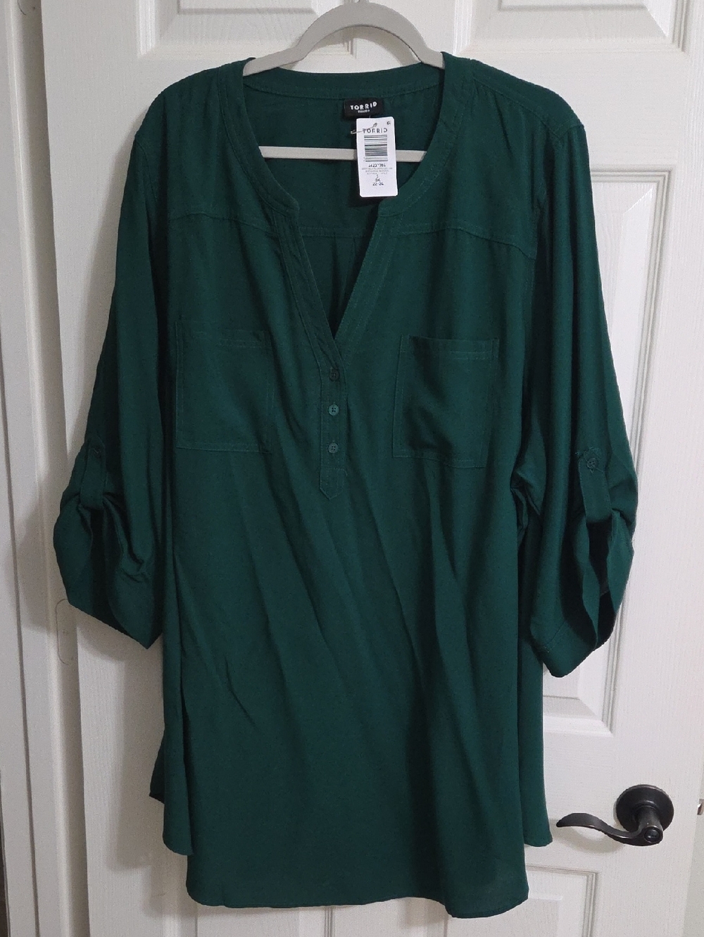 Torrid Size 3- Forest Green Harper Challis Pullover Tunic with Roll-Tab Sleeves
